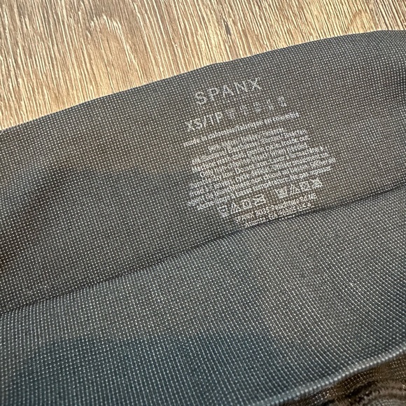 SPANX Seamless Moto Leggings - Picture 6 of 6